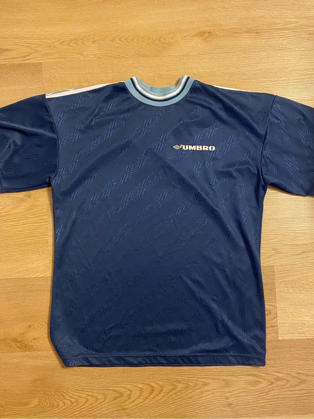Vintage Umbro Jersey Navy Short-Sleeve Athletic Crew Neck Shirt with Light Trim